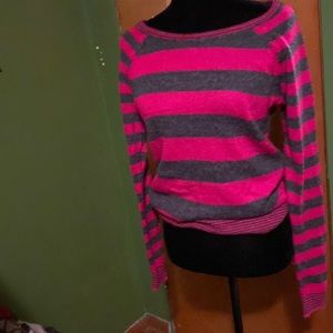 It doesn’t fit my style but I hope to sell to someone who can love it.